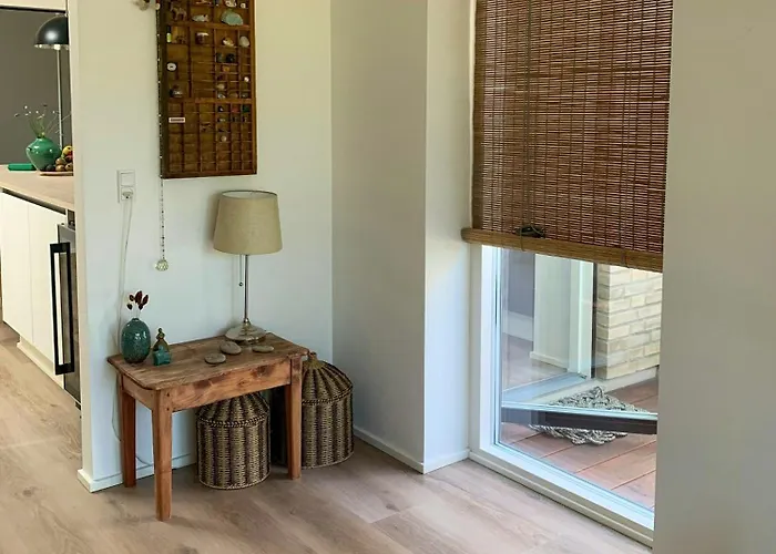 Functionalist Home Near Cold Hawaii, Klitmoller بيت للعطل